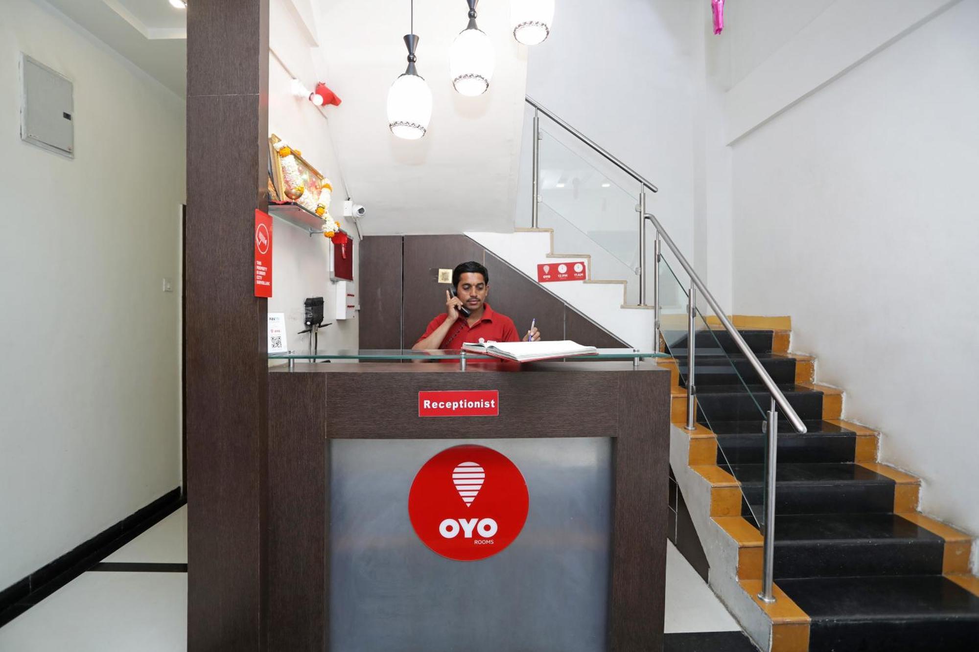 Hotel O Everest Inn Hotel Пуне Екстер'єр фото