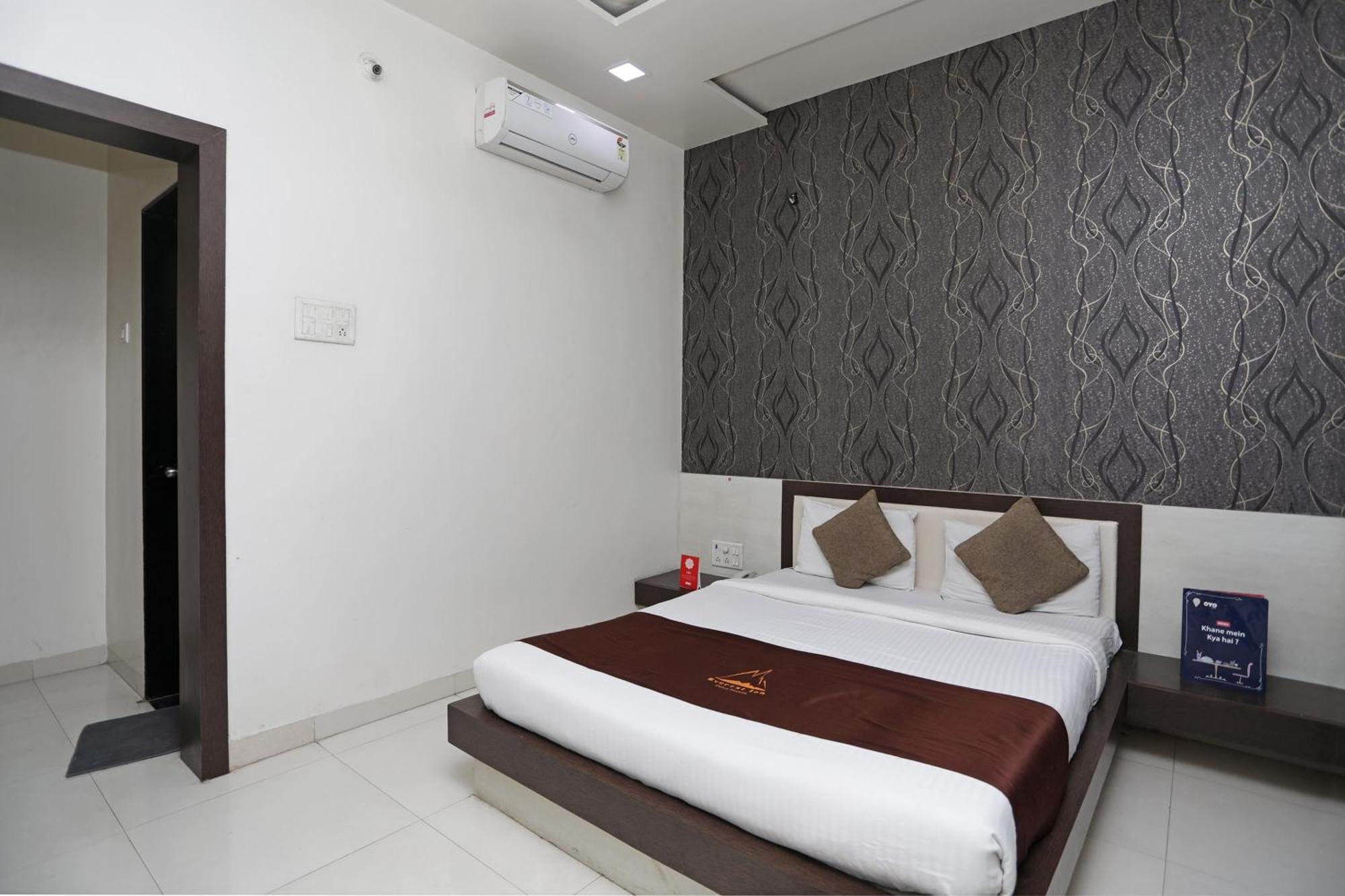 Hotel O Everest Inn Hotel Пуне Екстер'єр фото